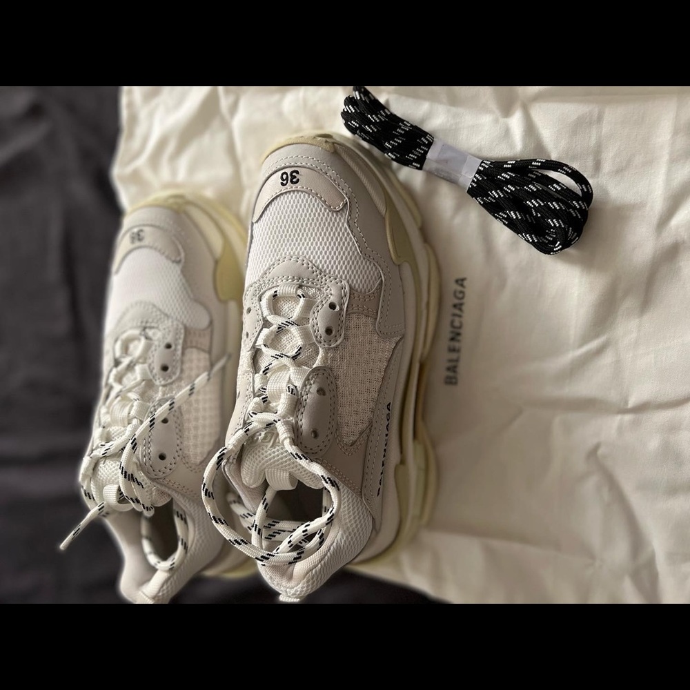 White balenciaga Triple S